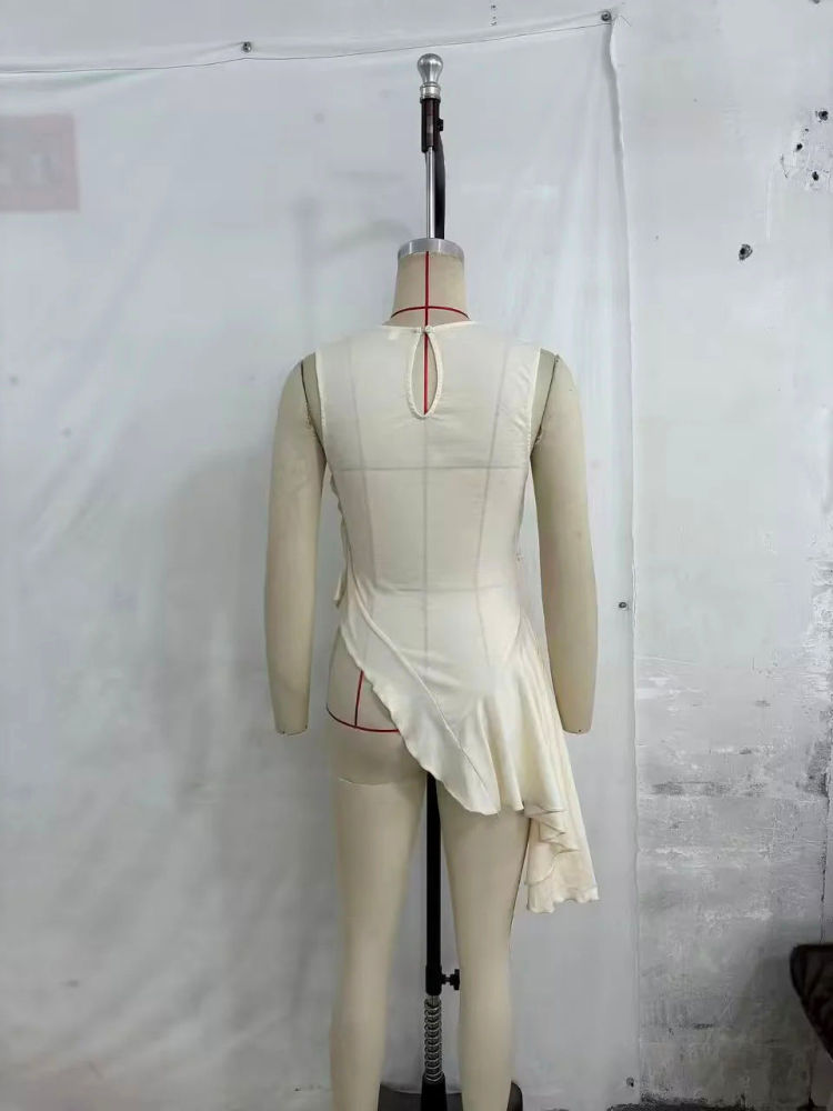 TWOTWINSTYLE Round Neck Sleeveles Irregular Hem Fashion Vest
