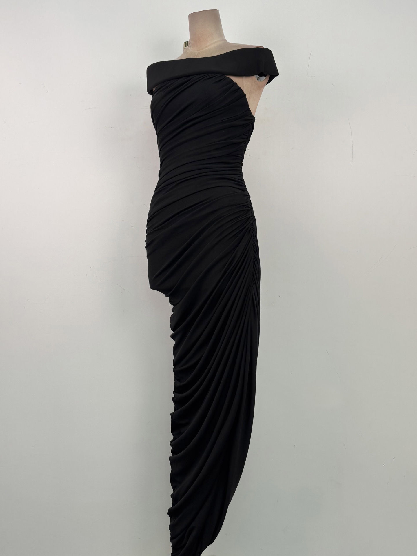 TWOTWINSTYLE Solid Off Shoulder High Waist Irregular Hem Vintage Dress