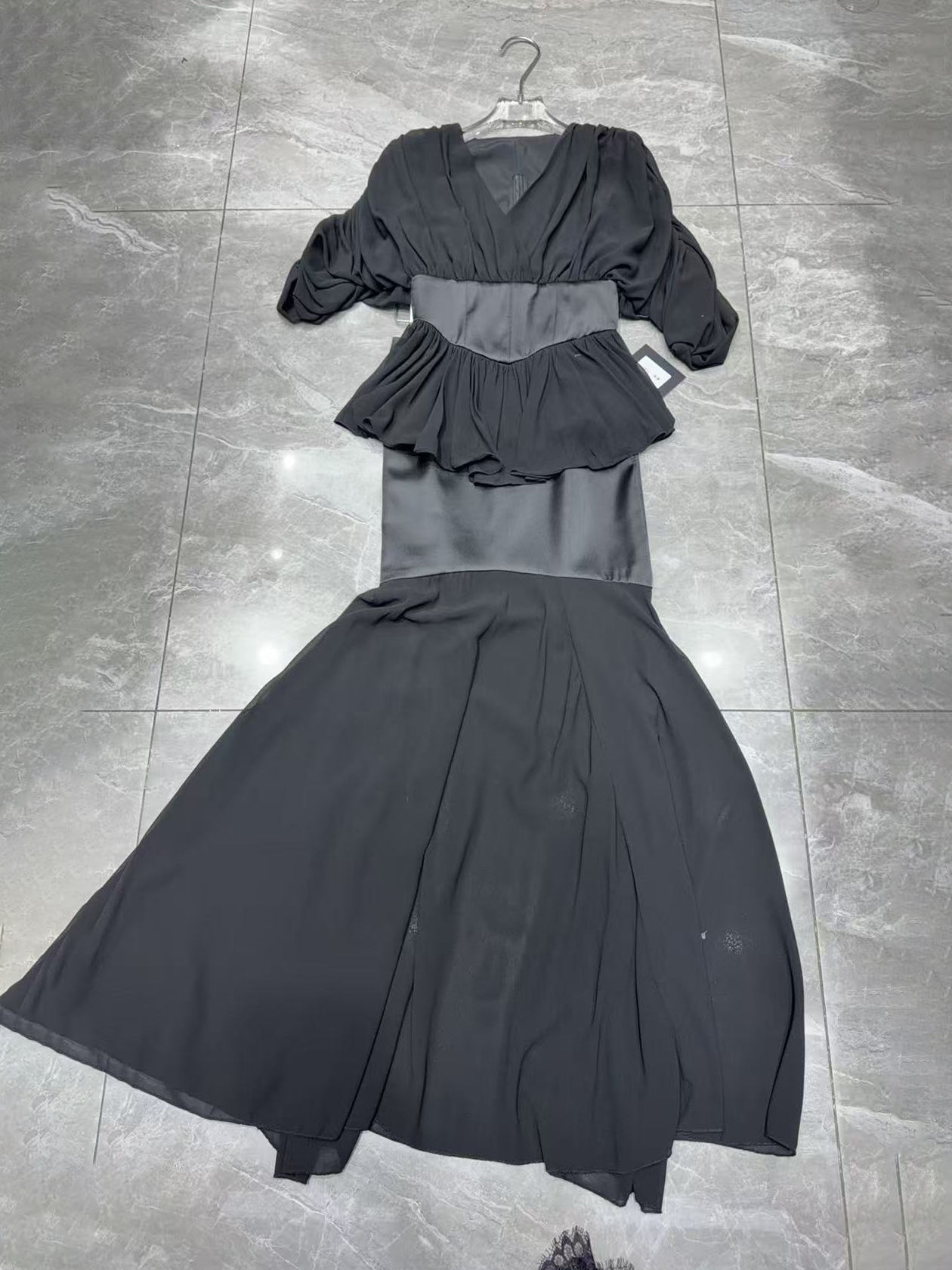 TWOTWINSTYLE V Neck Pleated Tunic Blouse Spliced Mesh Skirt Elegant Set