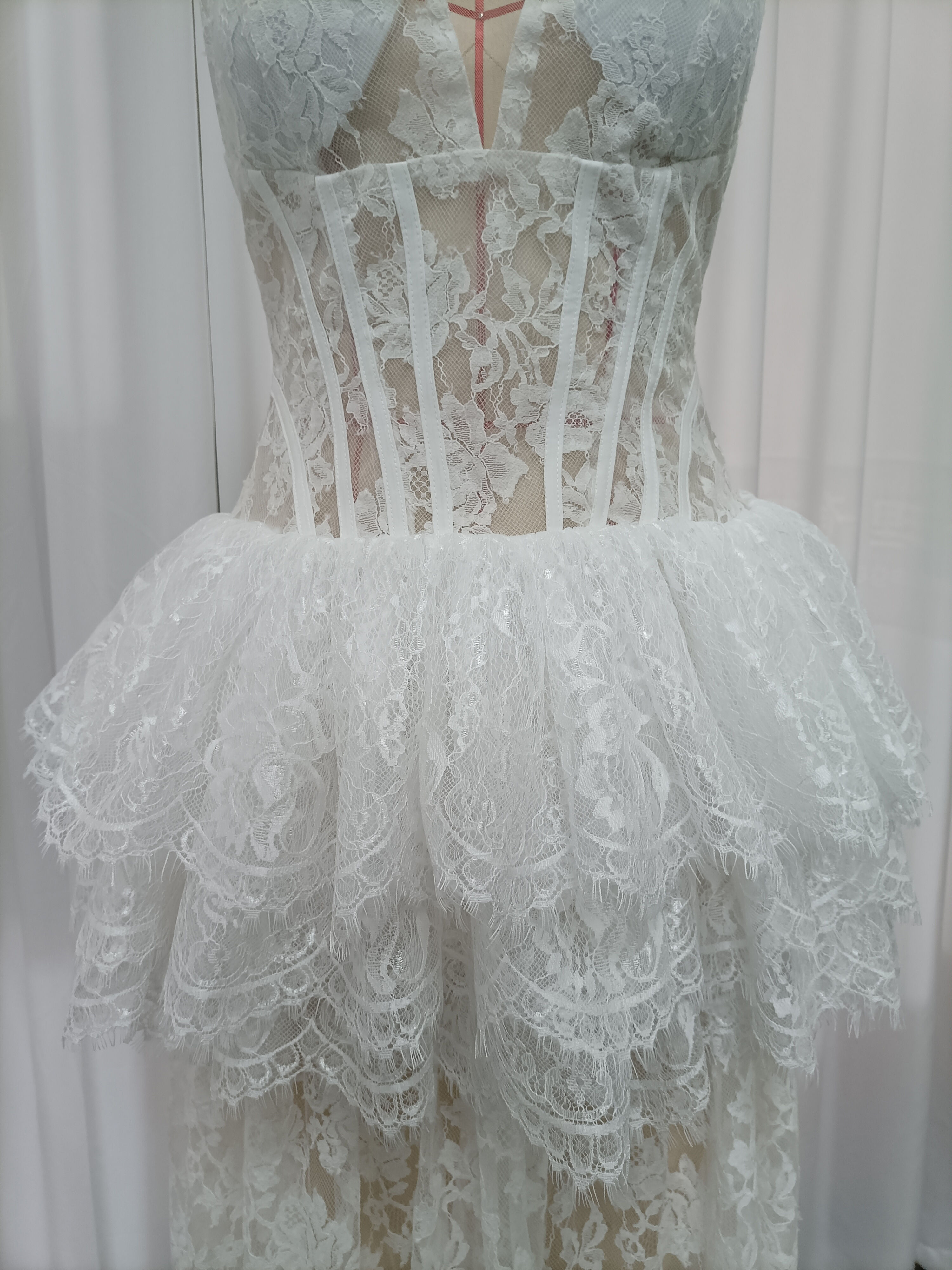 TWOTWINSTYLE Backless Patchwork Lace Tunic Elegant Dress