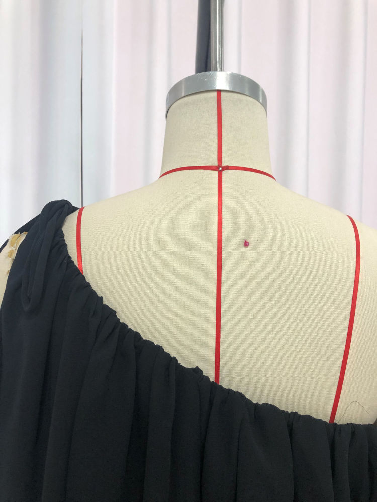 TWOTWINSTYLE Off Shoulder One Sleeve Pleated Chic Crop Shirt