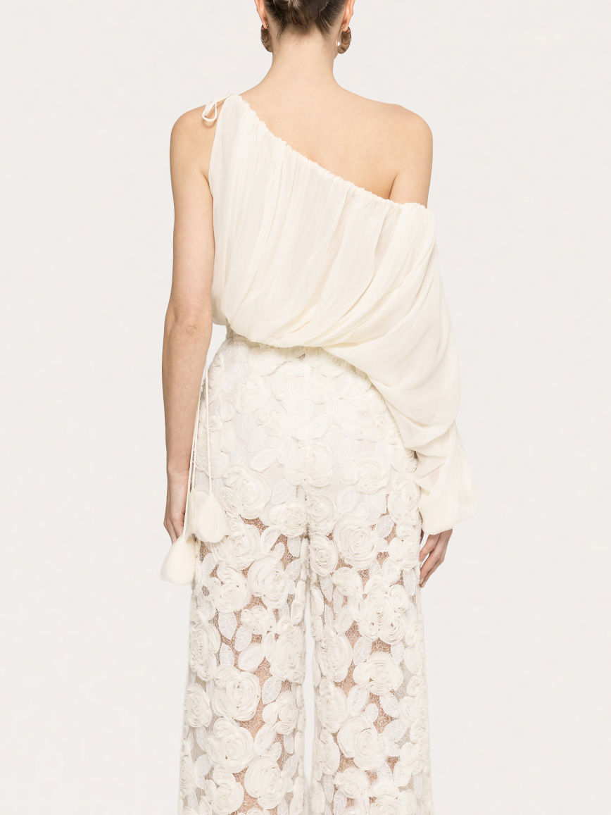 TWOTWINSTYLE Off Shoulder One Sleeve Pleated Chic Crop Shirt