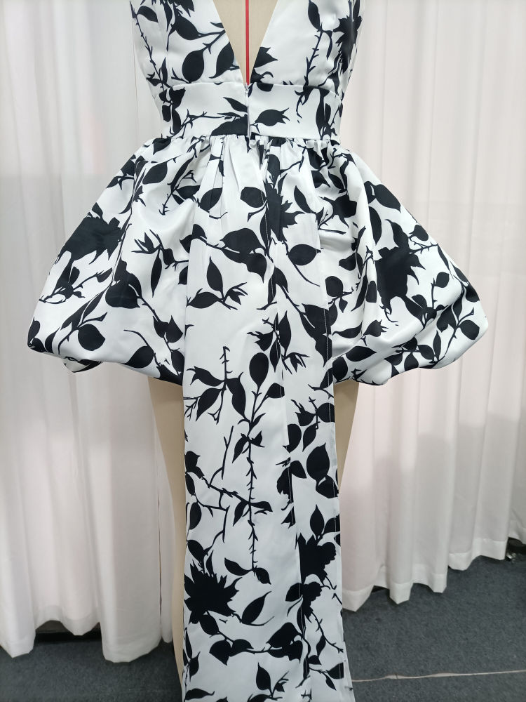 TWOTWINSTYLE Sleeveles Hit Color Asymmetrical Hem Design Dress