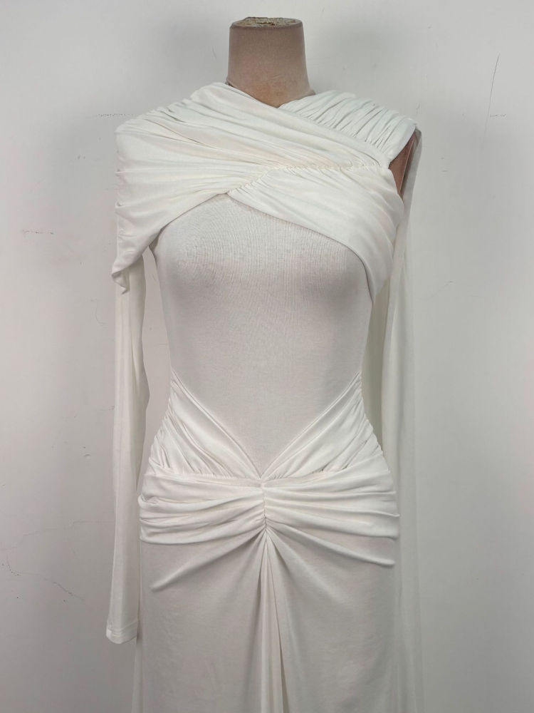 TWOTWINSTYLE Off One Shoulder A Sleeve Pleated Fashion Dress