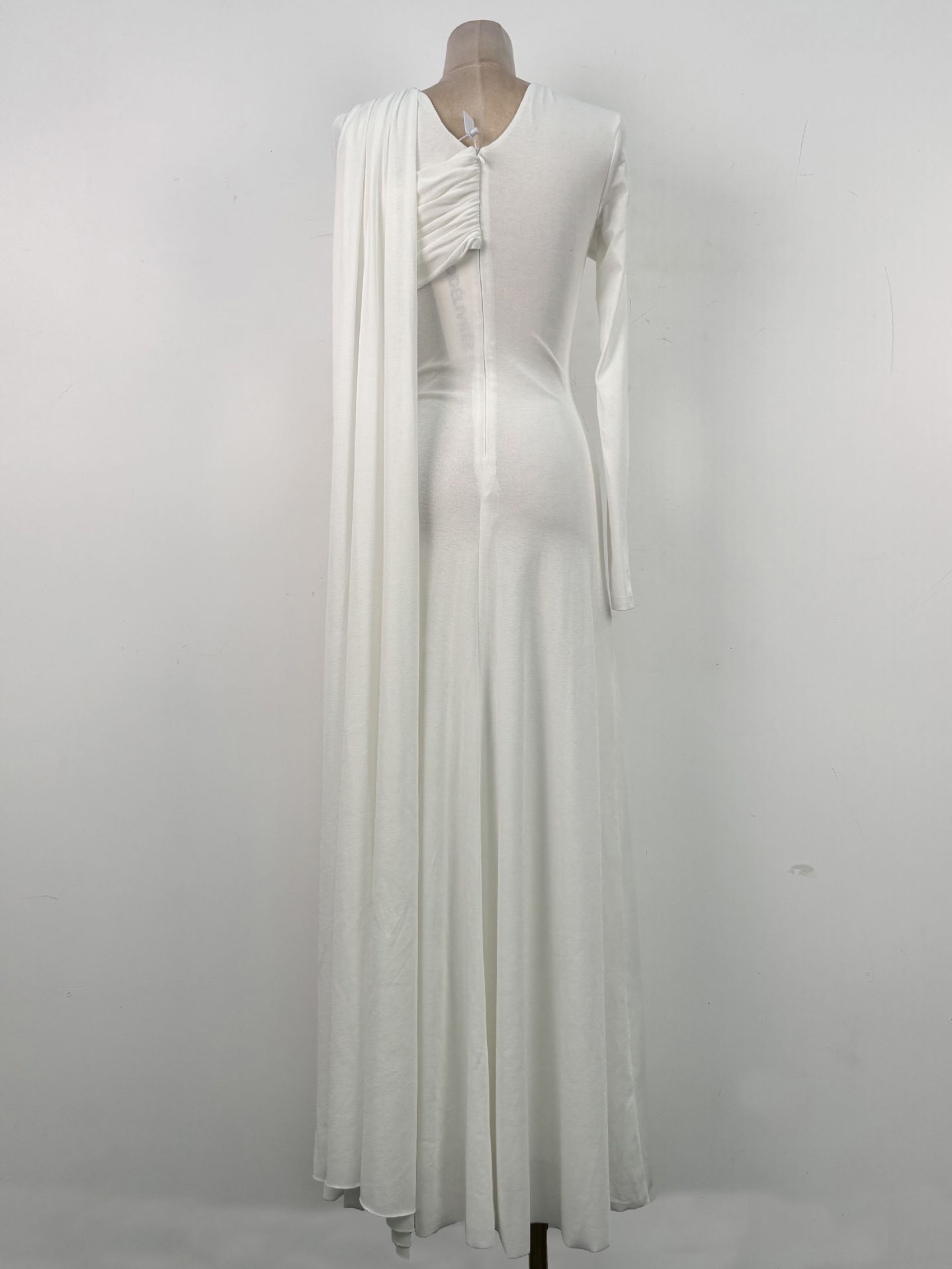 TWOTWINSTYLE Off One Shoulder A Sleeve Pleated Fashion Dress