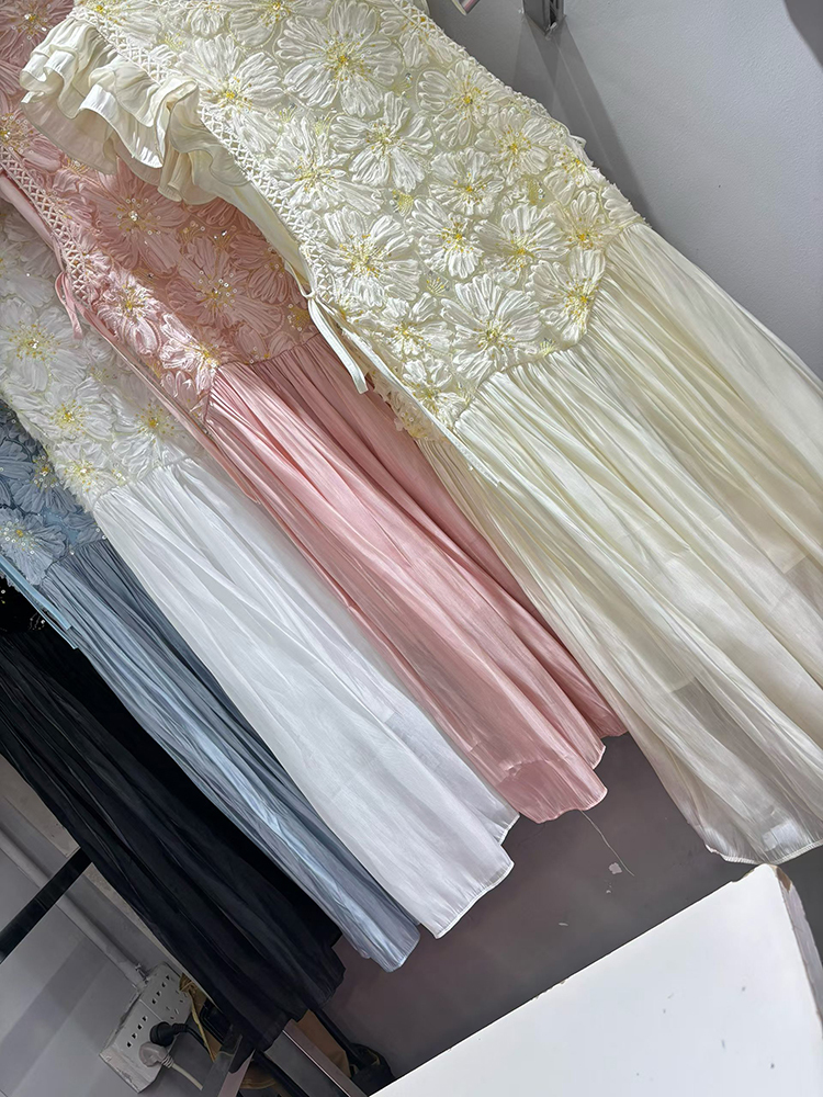 TWOTWINSTYLE Ruffled Sleeves Appliques Patchwork Lace Up Midi Dress