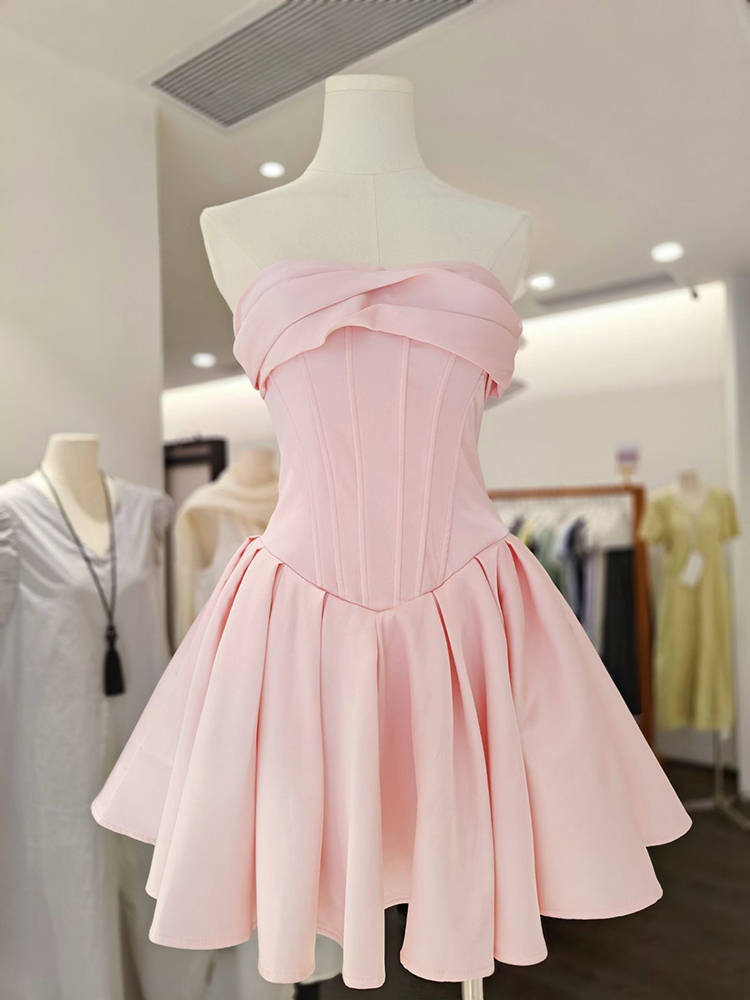 TWOTWINSTYLE Solid Strapless Corset Slimming Pleated Elegant Dress