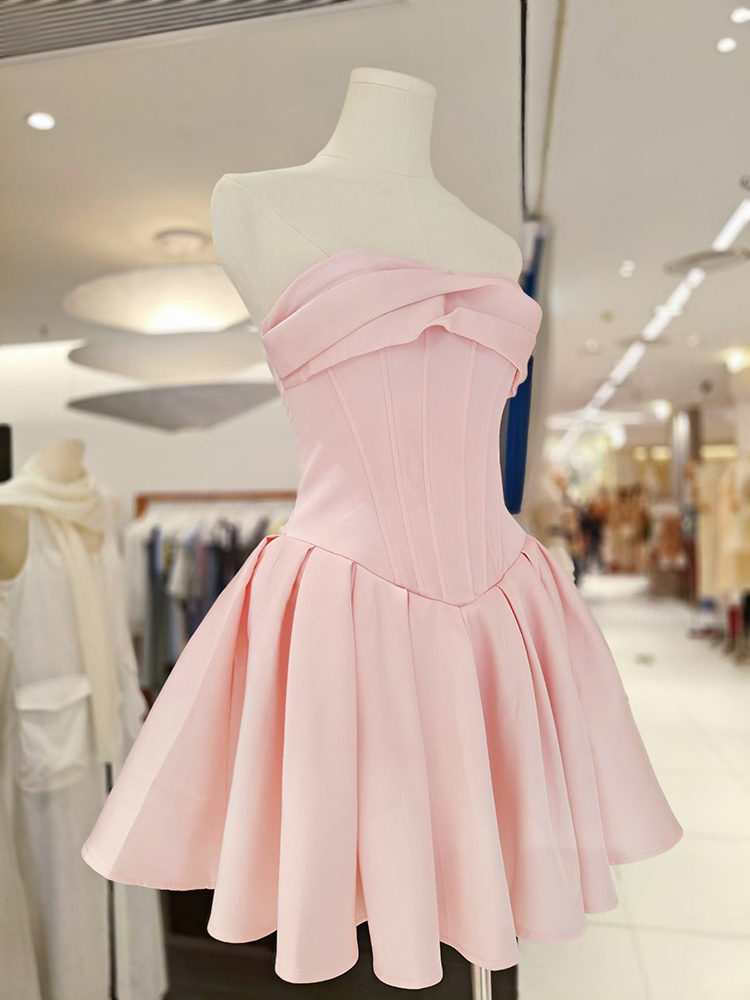 TWOTWINSTYLE Solid Strapless Corset Slimming Pleated Elegant Dress