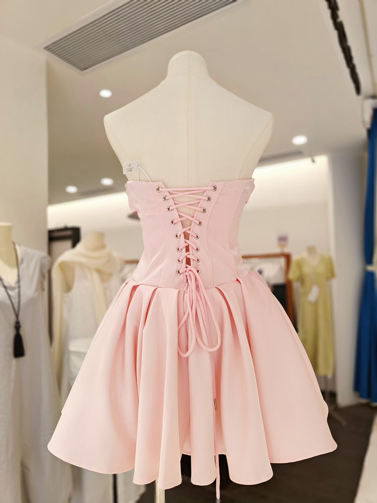 TWOTWINSTYLE Solid Strapless Corset Slimming Pleated Elegant Dress