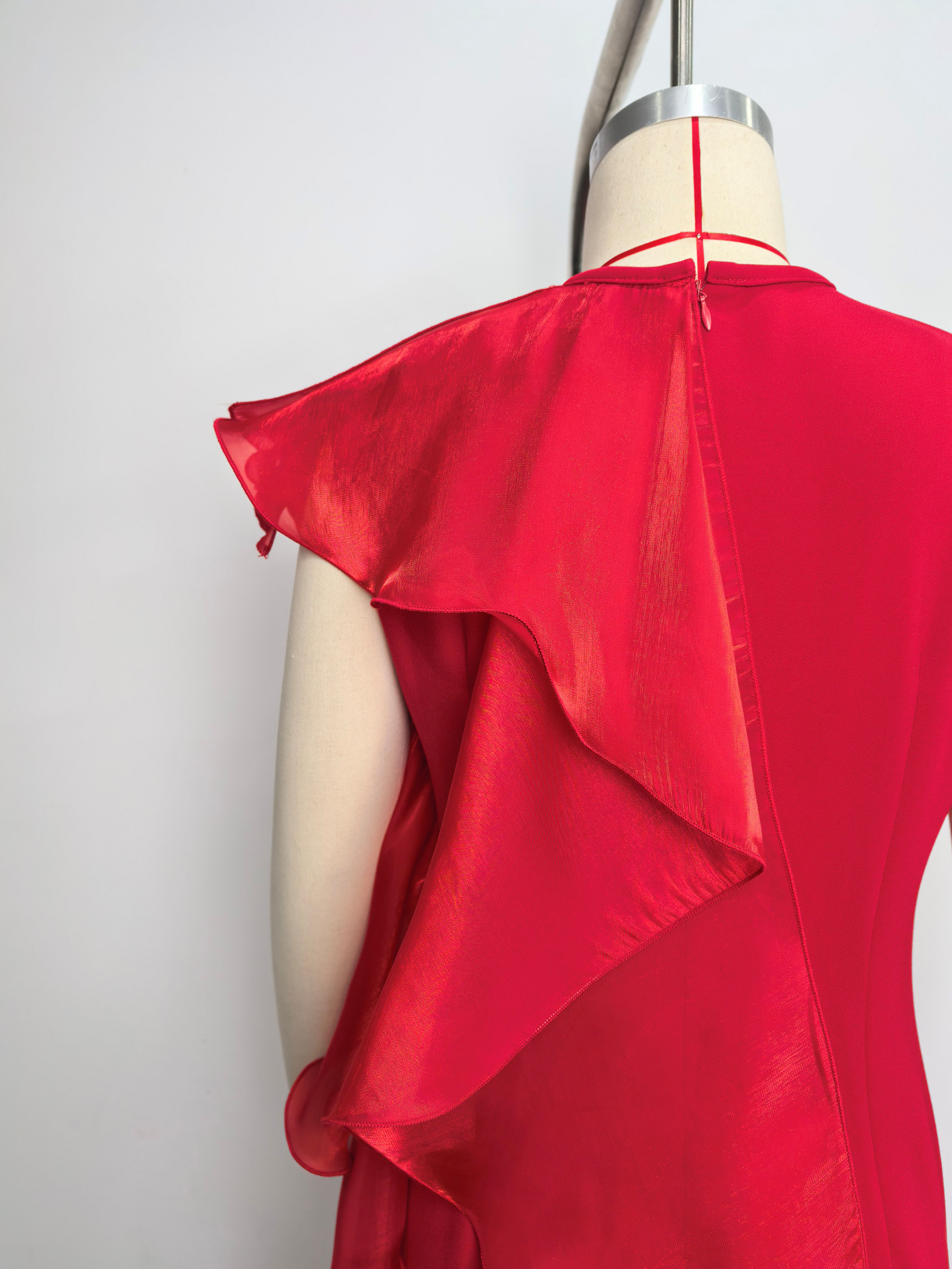 TWOTWINSTYLE Round Neck Sleeveles Spliced Ruffles Elegant Dress