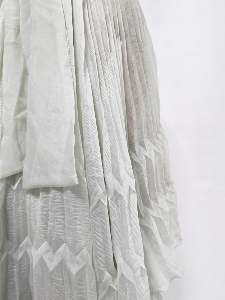 TWOTWINSTYLE Stand Collar Pleated Top High Waist Skirt Fashion Set
