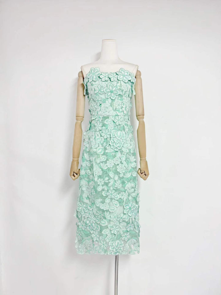 TWOTWINSTYLE Off Shoulder High Waist Spliced Appliques Fashion Dress