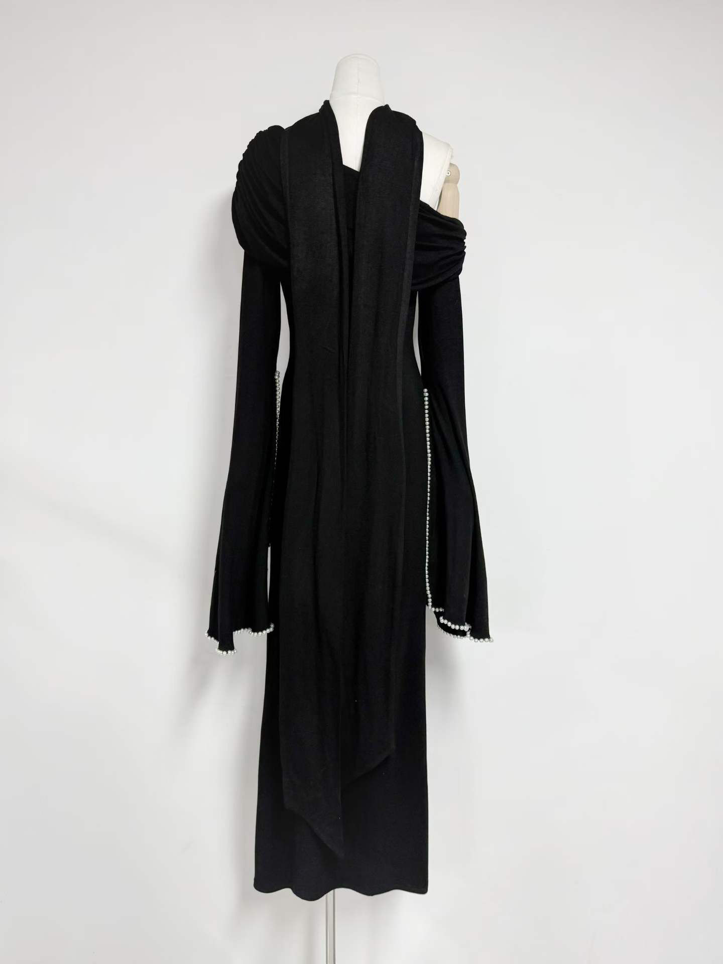 TWOTWINSTYLE Off One Shoulder Patchwork Pearl Fashion Dress