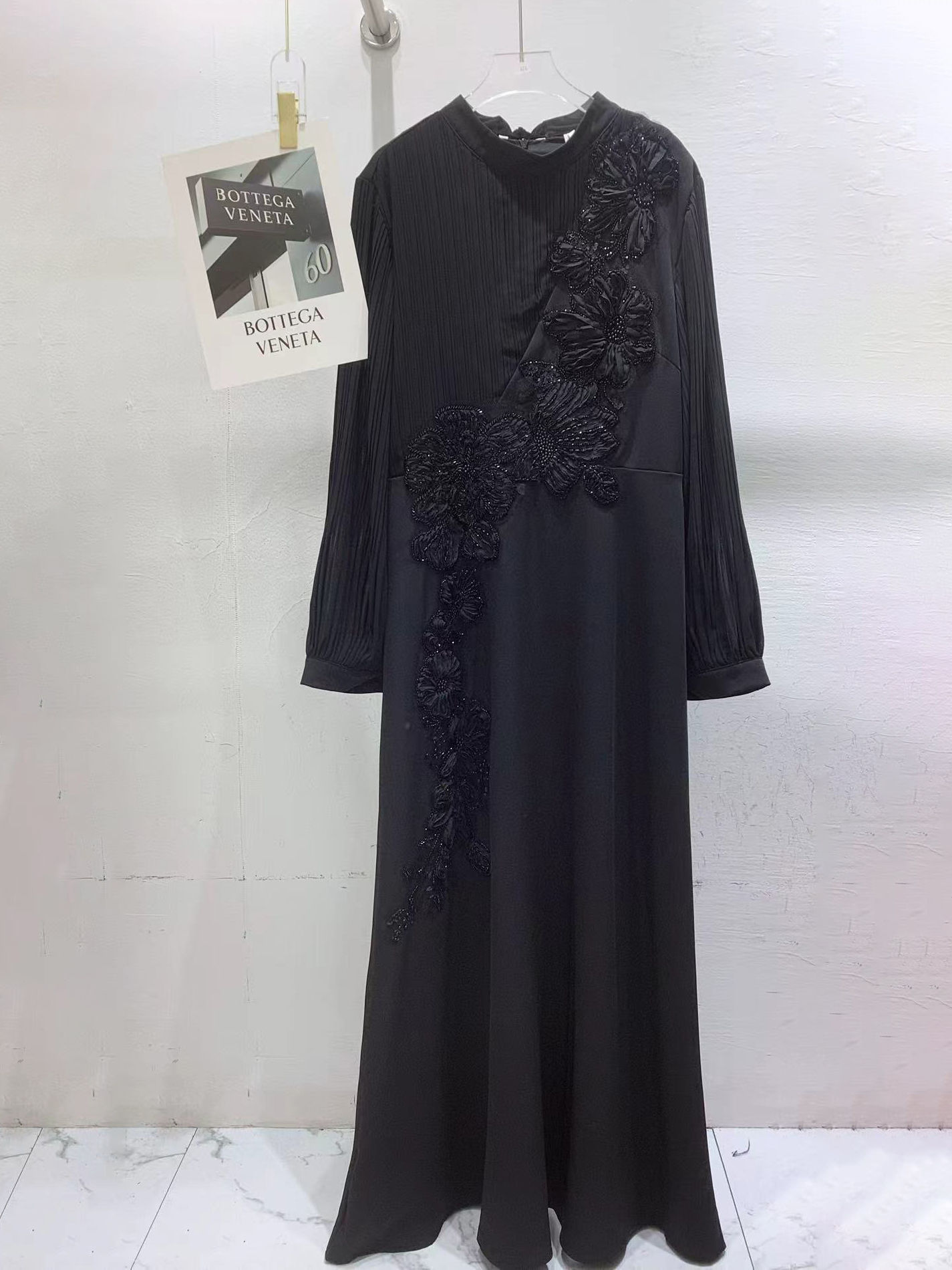 TWOTWINSTYLE Round Neck Long Sleeve Spliced Appliques Elegant Dress