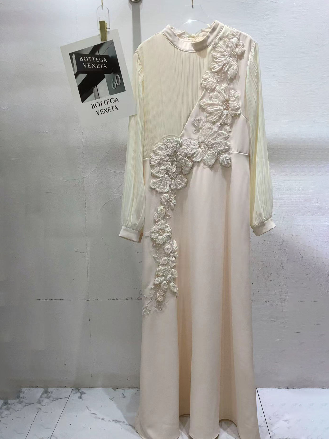 TWOTWINSTYLE Round Neck Long Sleeve Spliced Appliques Elegant Dress