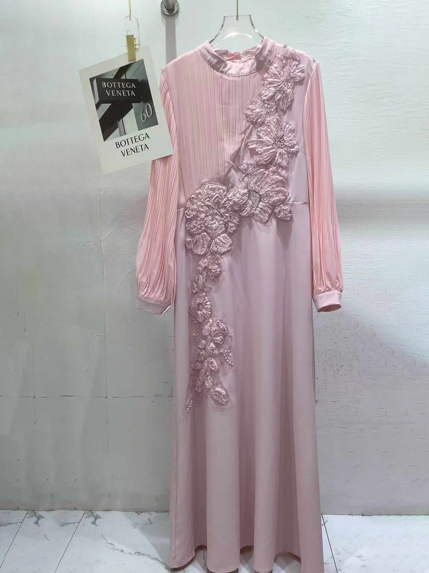 TWOTWINSTYLE Round Neck Long Sleeve Spliced Appliques Elegant Dress