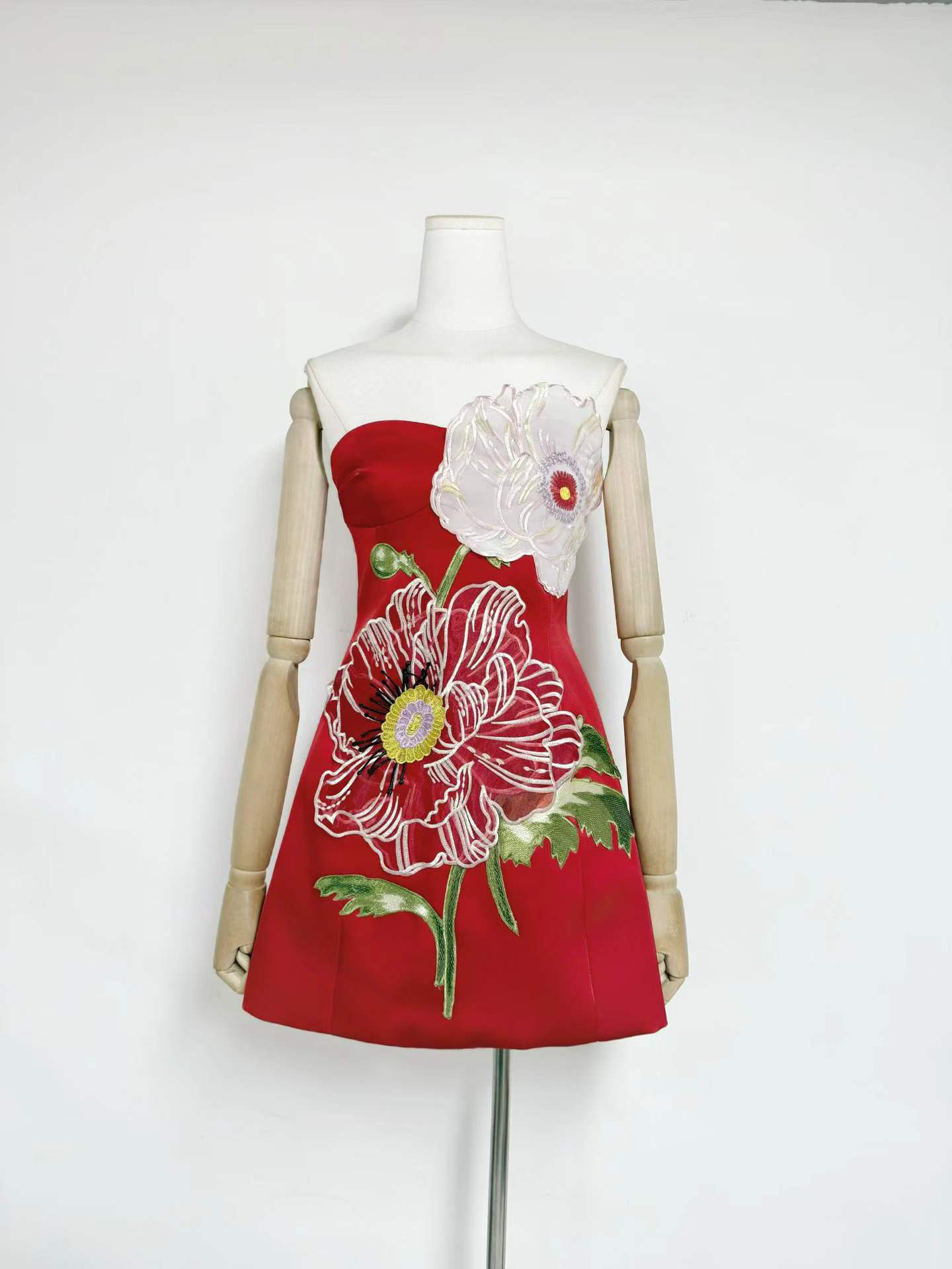 TWOTWINSTYLE Solid Off Shoulder Spliced Appliques Elegant Dress