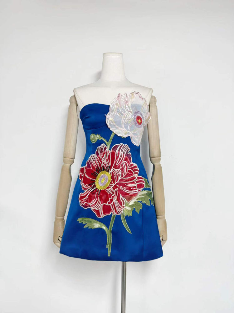 TWOTWINSTYLE Solid Off Shoulder Spliced Appliques Elegant Dress