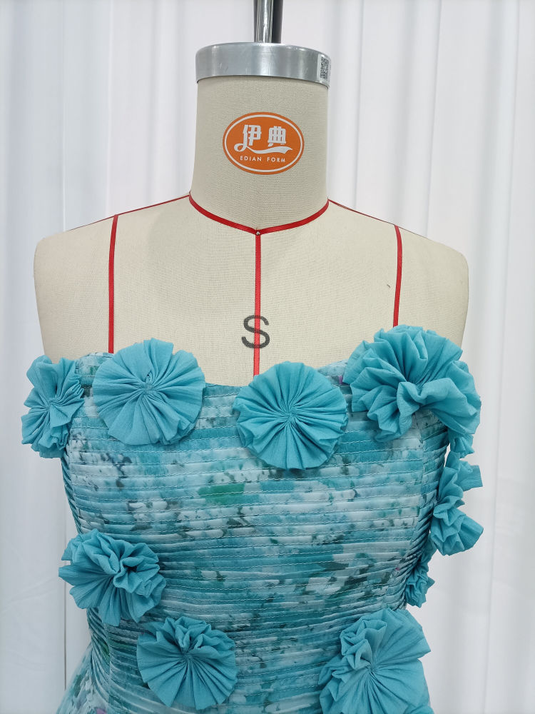 TWOTWINSTYLE Off Shoulder Patchwork Appliques Pleated Fashion Dress