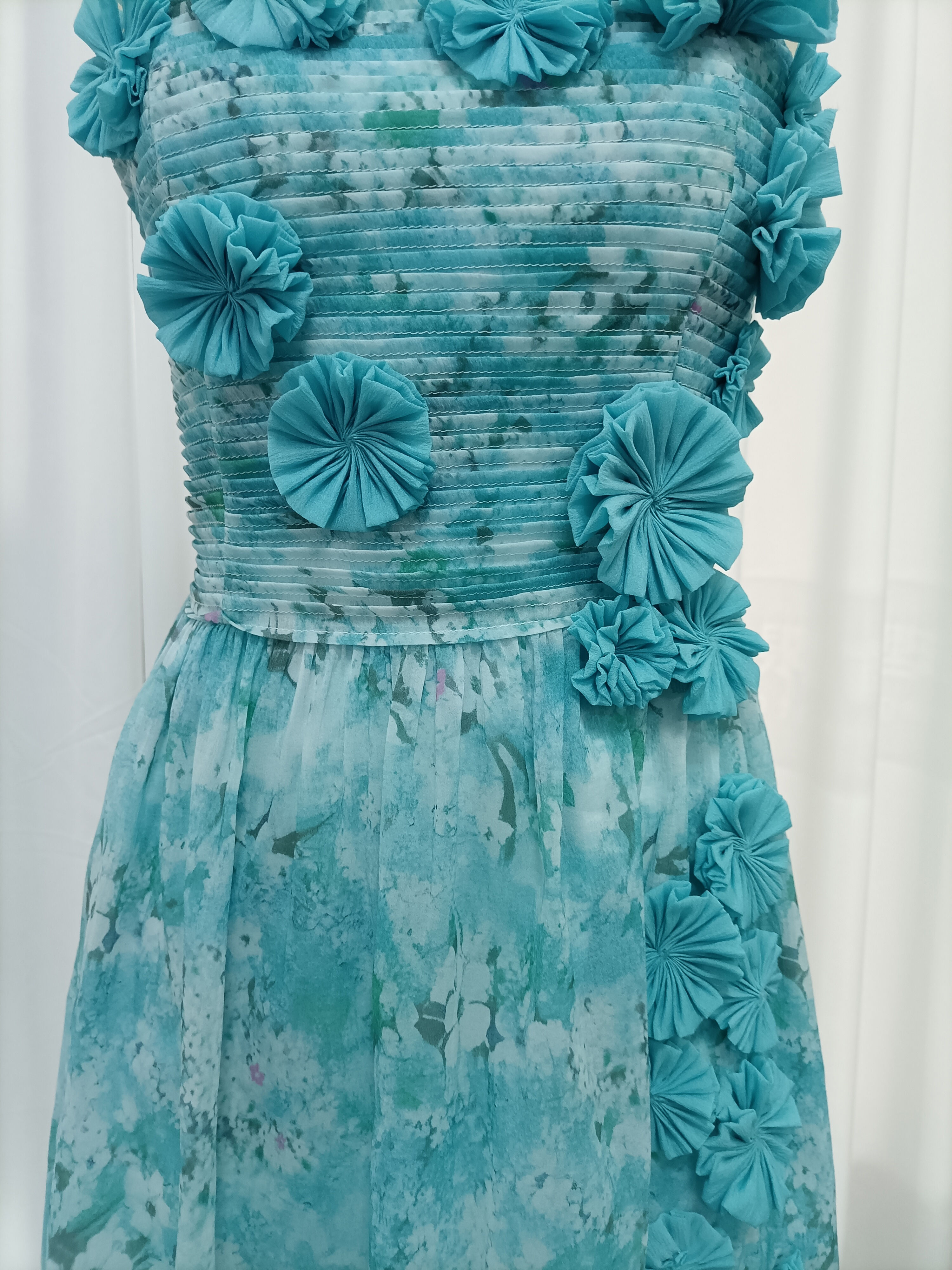 TWOTWINSTYLE Off Shoulder Patchwork Appliques Pleated Fashion Dress