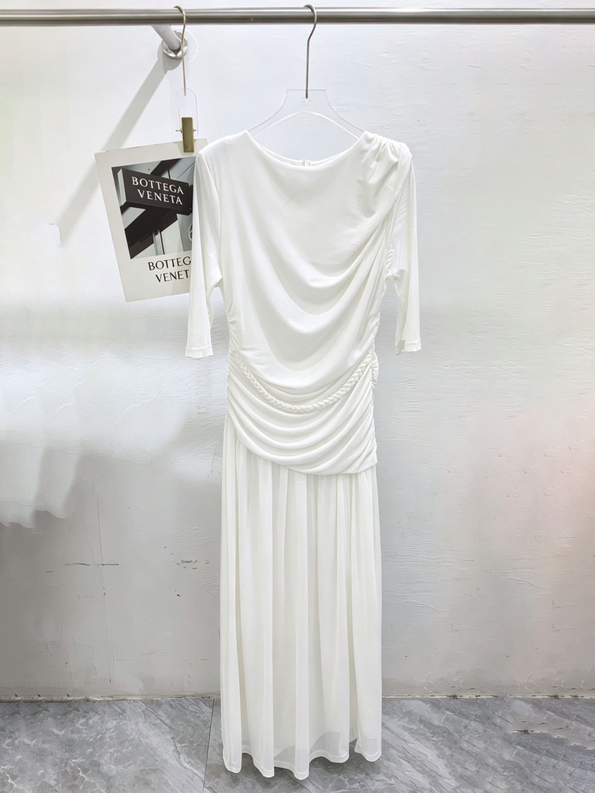 TWOTWINSTYLE Round Neck Pleated Tunic Elegant Dress