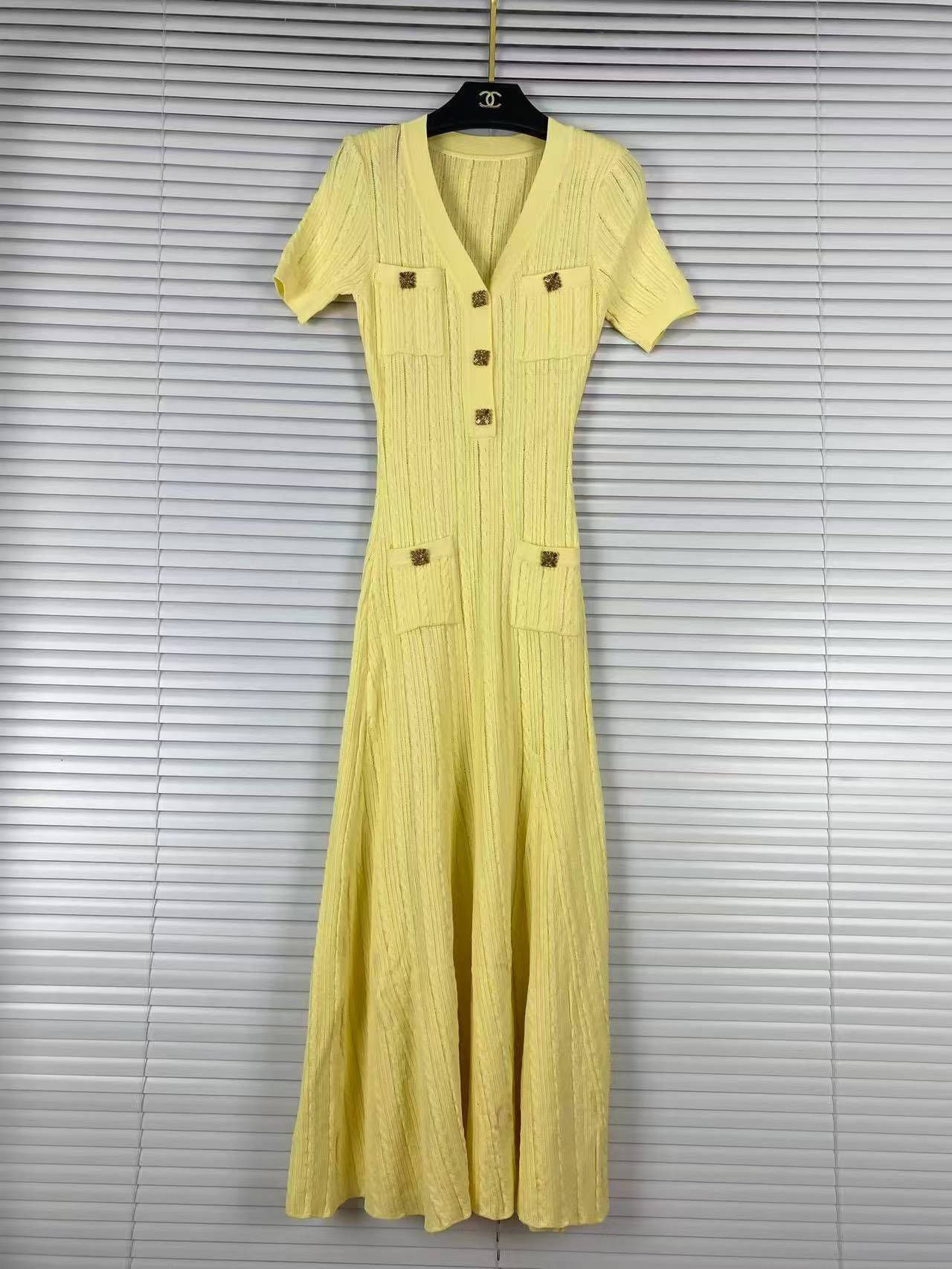 TWOTWINSTYLE Solid V Neck Short Sleeve Spliced Pocket Elegant Dress