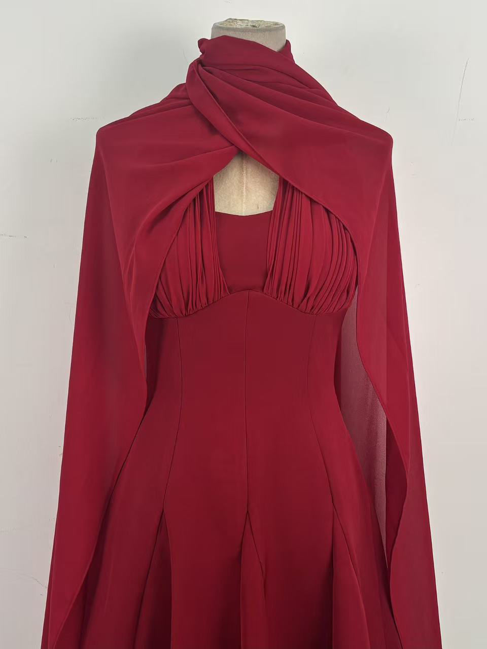 TWOTWINSTYLE Backless High Waist Elegant Camisole Dress
