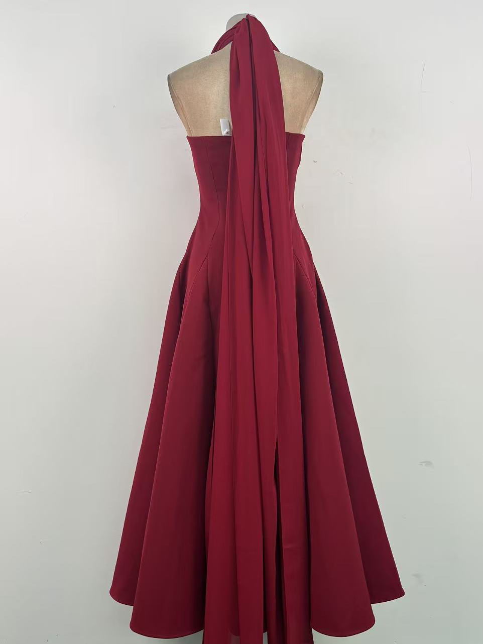 TWOTWINSTYLE Backless High Waist Elegant Camisole Dress