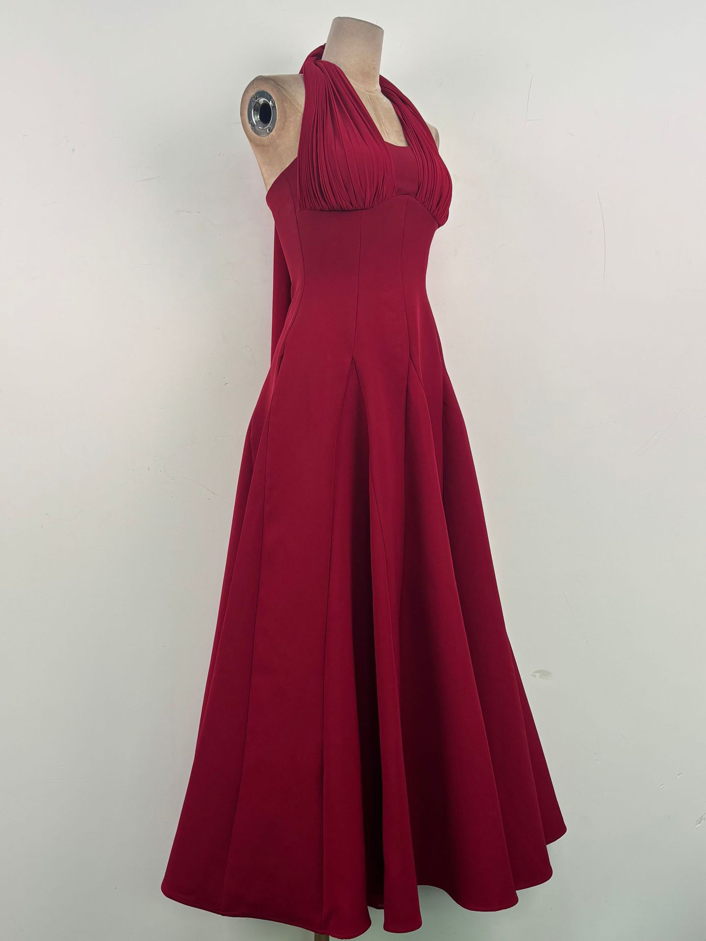 TWOTWINSTYLE Backless High Waist Elegant Camisole Dress