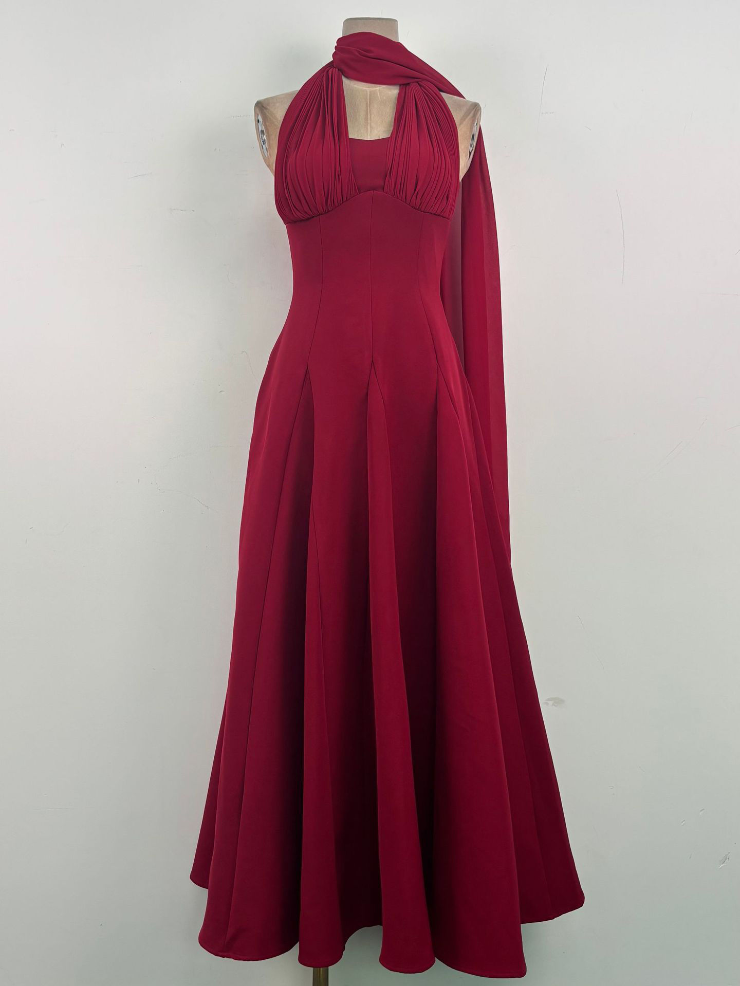 TWOTWINSTYLE Backless High Waist Elegant Camisole Dress