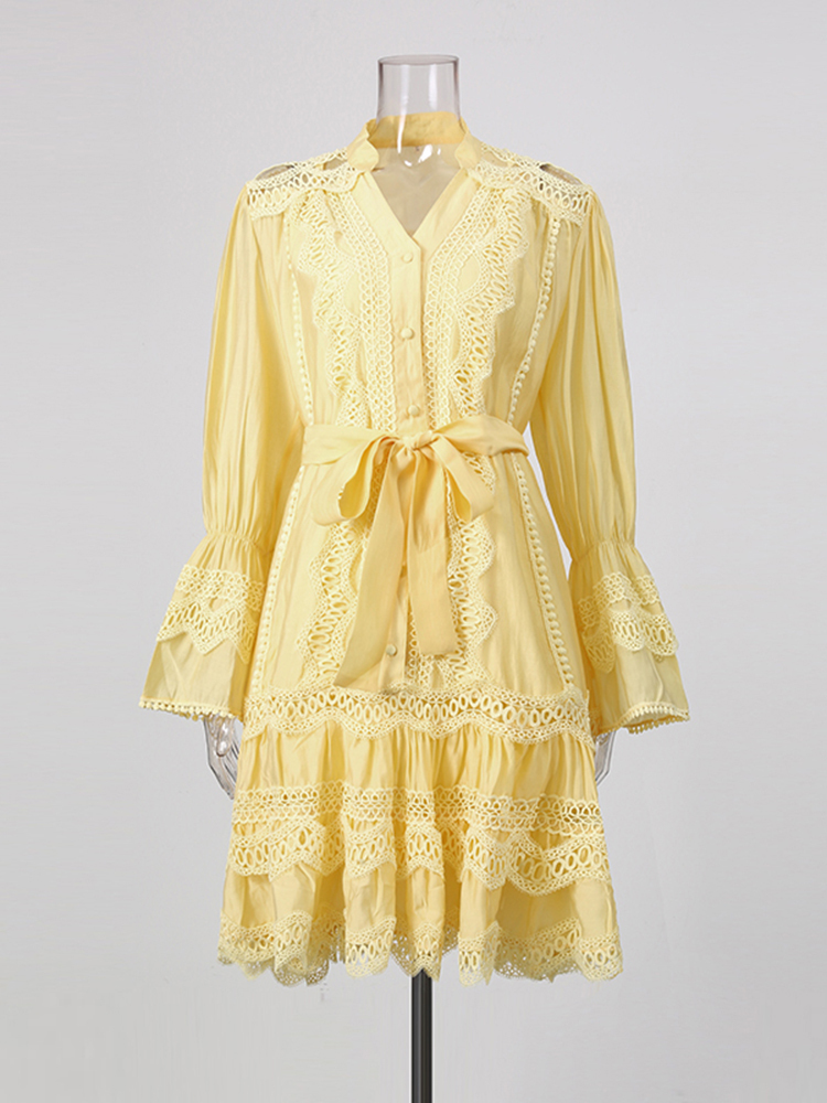 TWOTWINSTYLE V Neck Hollow Out Bell Sleeve Spliced Lace Vintage Dress
