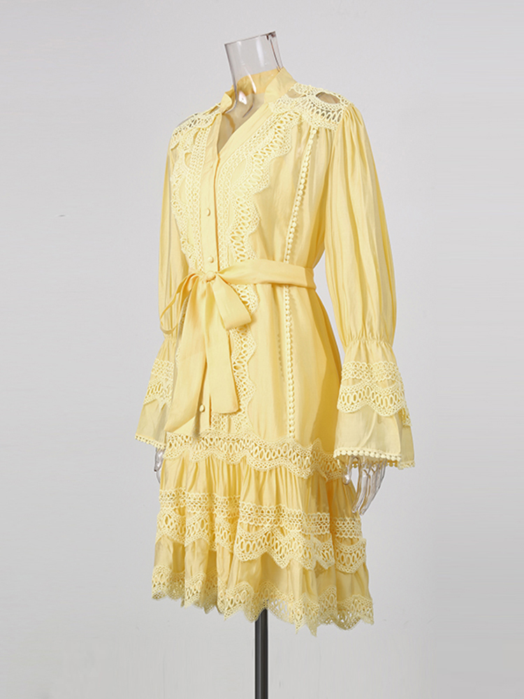 TWOTWINSTYLE V Neck Hollow Out Bell Sleeve Spliced Lace Vintage Dress