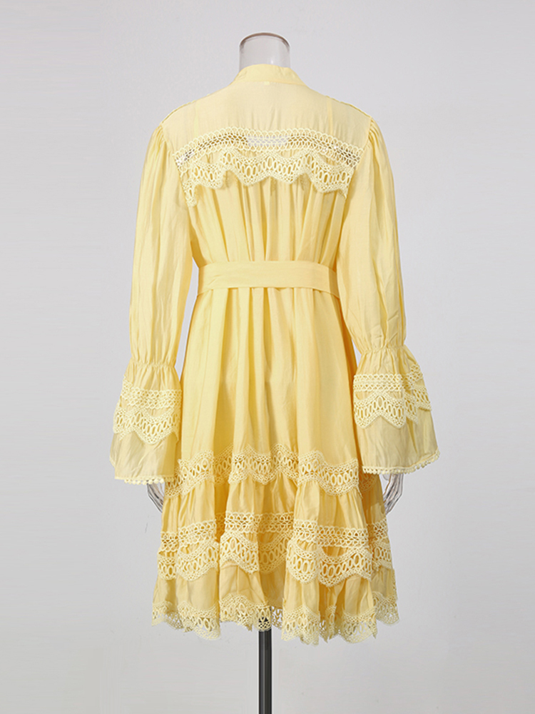 TWOTWINSTYLE V Neck Hollow Out Bell Sleeve Spliced Lace Vintage Dress