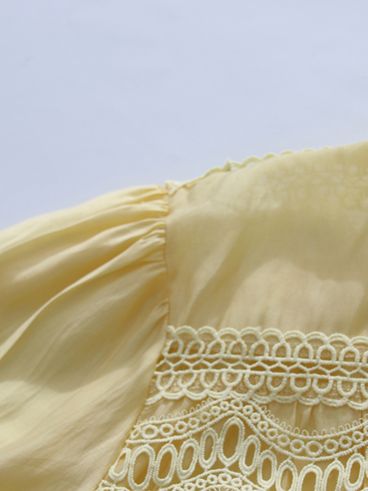 TWOTWINSTYLE V Neck Hollow Out Bell Sleeve Spliced Lace Vintage Dress