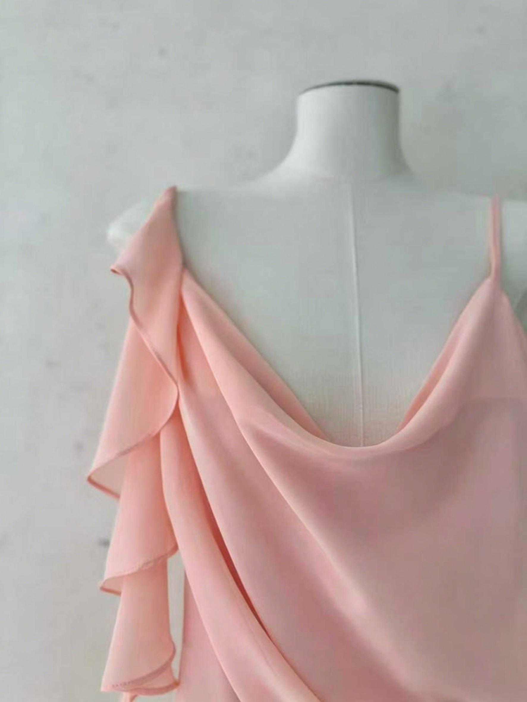 TWOTWINSTYLE Off Shoulder Patchwork Ruffles Irregular Hem Design Dress
