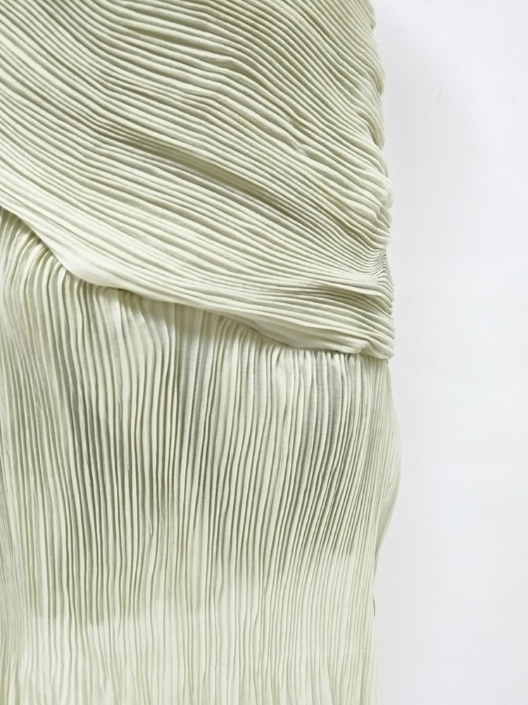 TWOTWINSTYLE Deep V Neck High Waist Pleated Fashion Dress