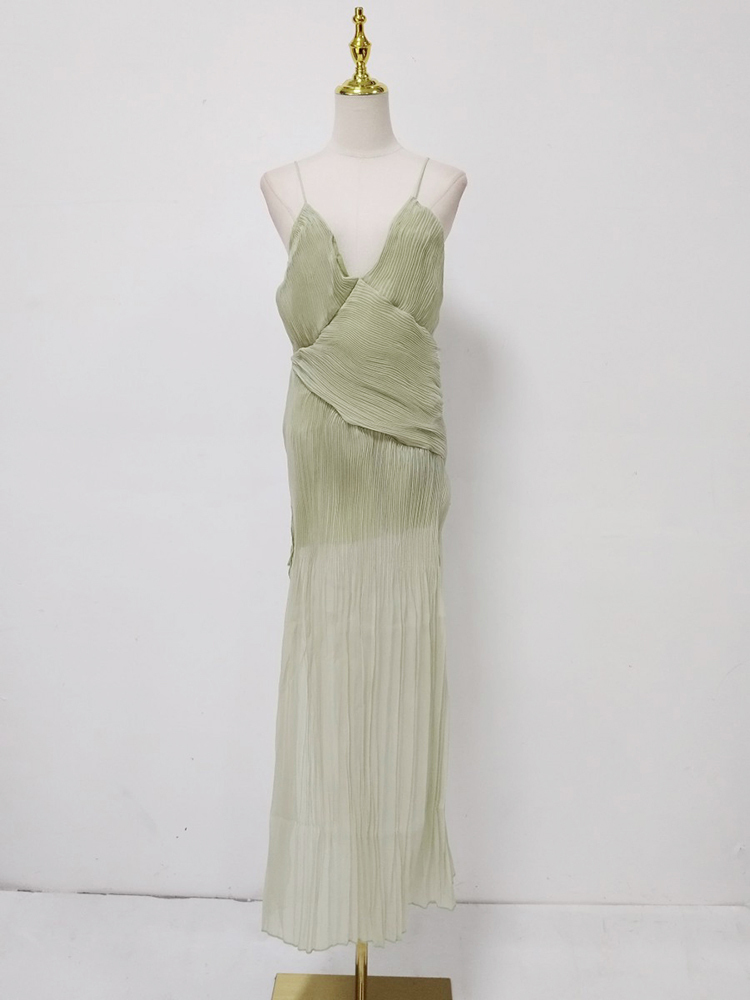 TWOTWINSTYLE Deep V Neck High Waist Pleated Fashion Dress