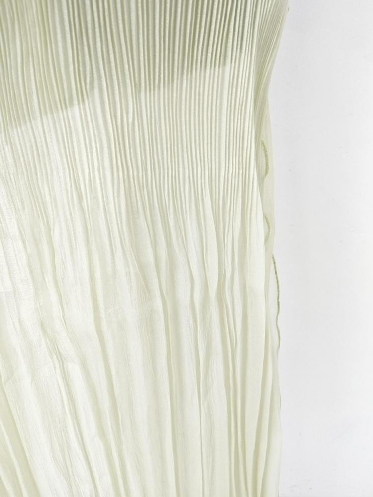 TWOTWINSTYLE Deep V Neck High Waist Pleated Fashion Dress
