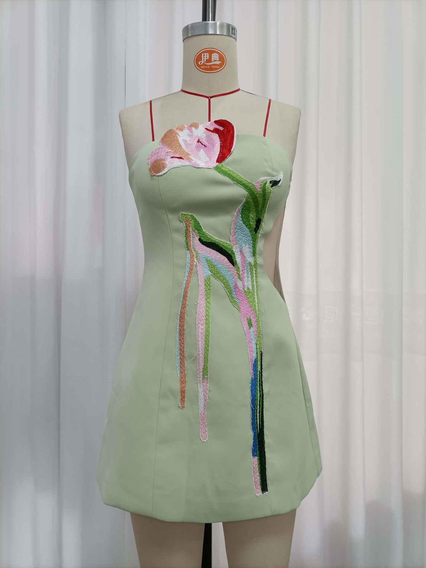 TWOTWINSTYLE Off Shoulder Patchwork Embroidery Elegant Dress