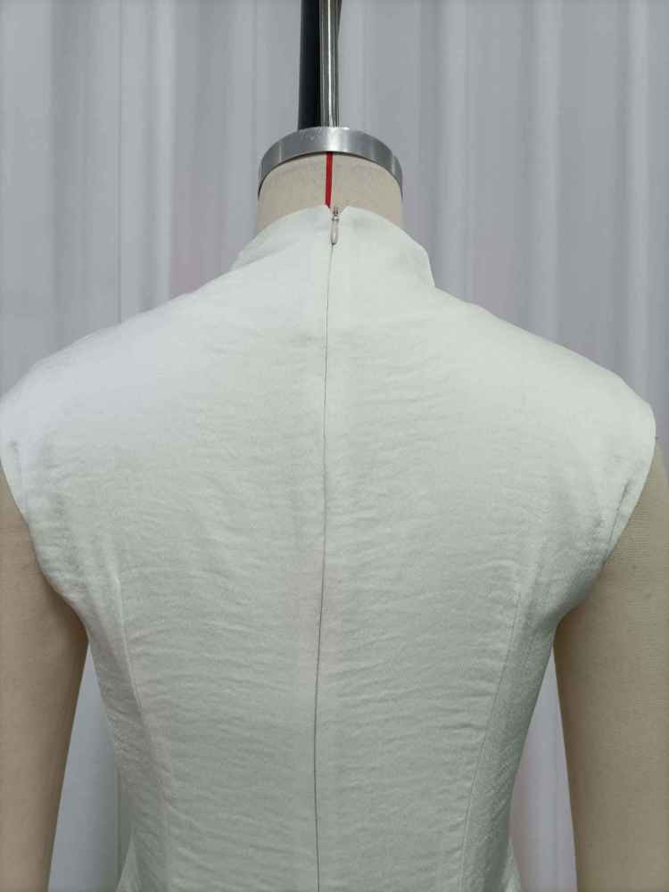 TWOTWINSTYLE Stand Collar Sleeveles Asymmetrical Hem Chic Dress