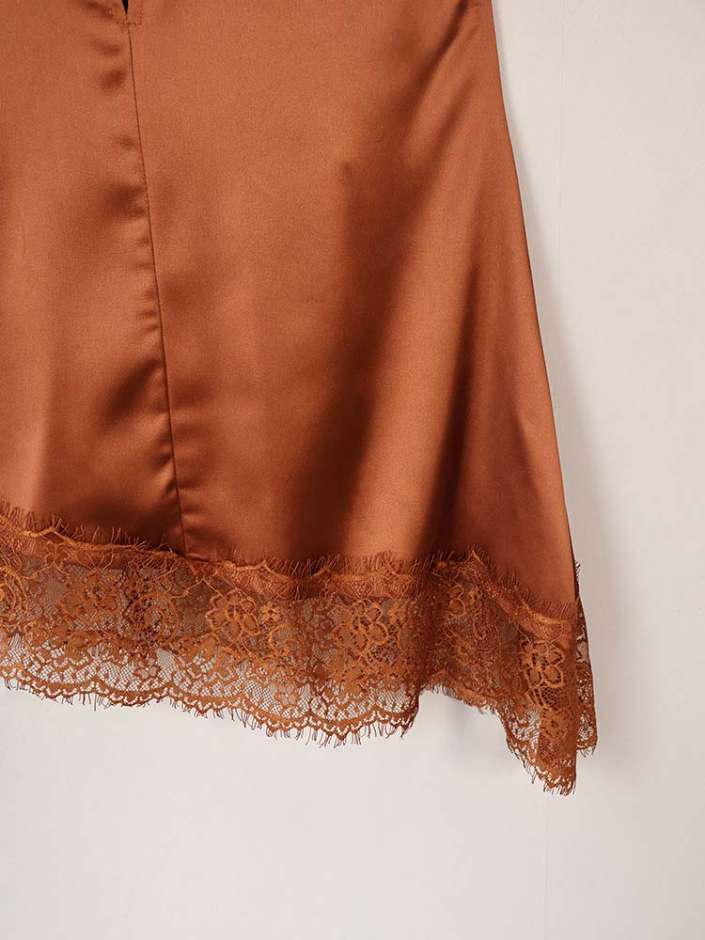 TWOTWINSTYLE Off Shoulder Irregular Hem Patchwork Lace Vintage Vest