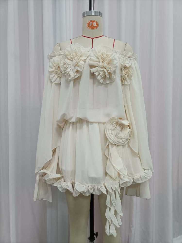 TWOTWINSTYLE Off Shoulder Spliced 3D Flower Top High Waist Skirt Elegant Set
