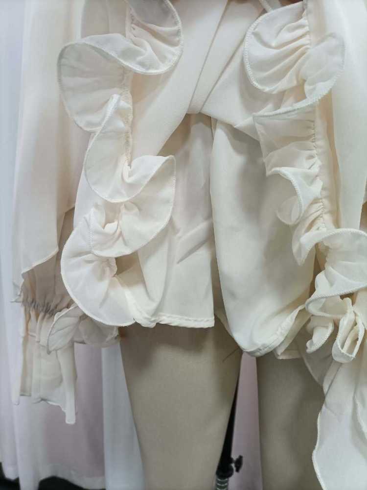 TWOTWINSTYLE Off Shoulder Spliced 3D Flower Top High Waist Skirt Elegant Set