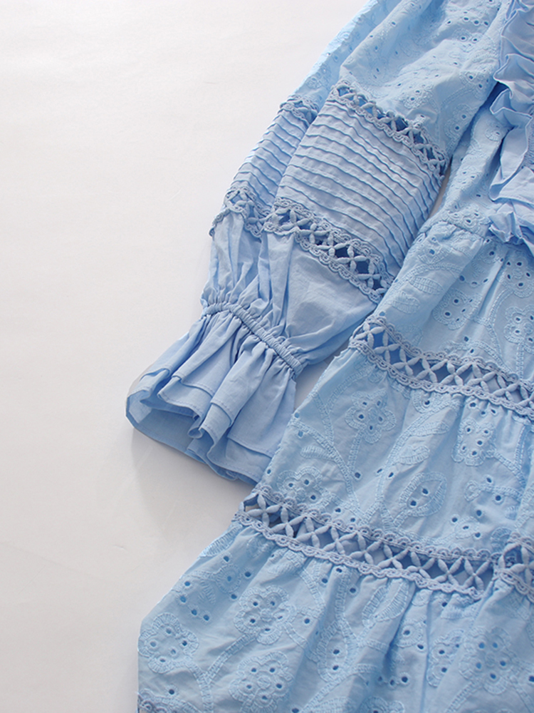 TWOTWINSTYLE Square Neckline Bell Sleeve Spliced Ruched Elegant Dress