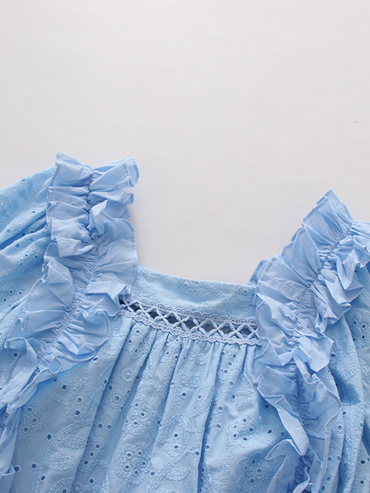 TWOTWINSTYLE Square Neckline Bell Sleeve Spliced Ruched Elegant Dress