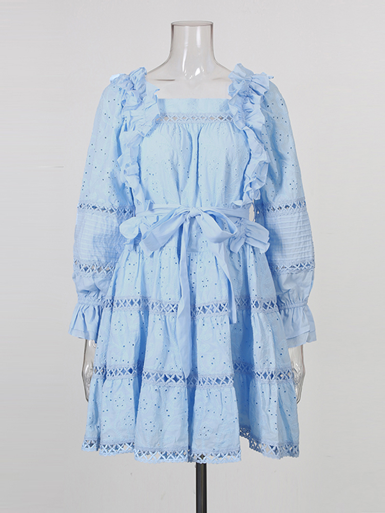 TWOTWINSTYLE Square Neckline Bell Sleeve Spliced Ruched Elegant Dress