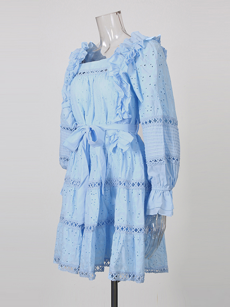 TWOTWINSTYLE Square Neckline Bell Sleeve Spliced Ruched Elegant Dress