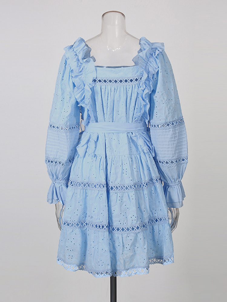 TWOTWINSTYLE Square Neckline Bell Sleeve Spliced Ruched Elegant Dress