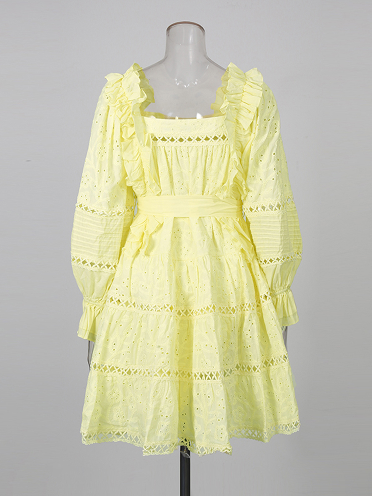 TWOTWINSTYLE Square Neckline Bell Sleeve Spliced Ruched Elegant Dress
