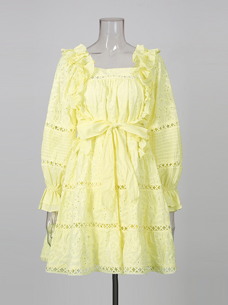 TWOTWINSTYLE Square Neckline Bell Sleeve Spliced Ruched Elegant Dress